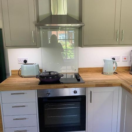 Stunning 1 Bedroom Self Contained Apartment Hythe  Eksteriør billede